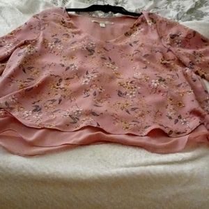 Mauve floral top EUC